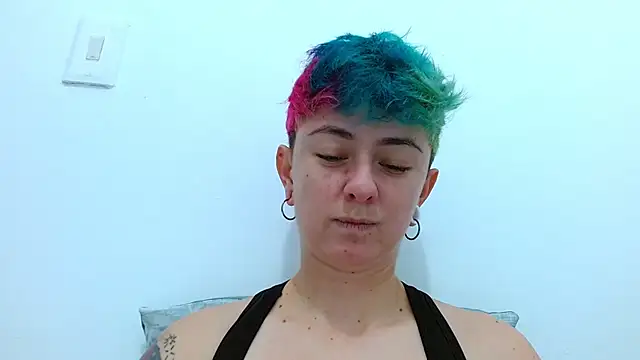 Snapshot of tomboyblue chatting on November 2025 02:34:01 AM tomboyblue online show from November 2025 02:34:01 AM