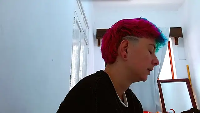 Snapshot of tomboyblue chatting on November 2025 04:06:02 PM tomboyblue online show from November 2025 04:06:02 PM