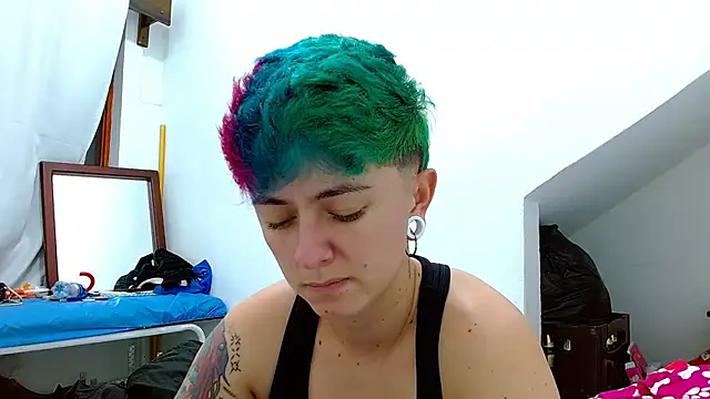 Snapshot of tomboyblue chatting on November 2025 04:12:02 AM tomboyblue online show from November 2025 04:12:02 AM