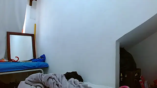 Snapshot of tomboyblue chatting on November 2025 06:07:02 PM tomboyblue online show from November 2025 06:07:02 PM