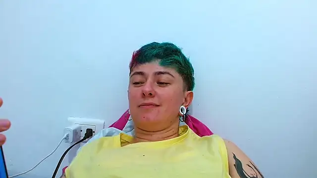 Snapshot of tomboyblue chatting on December 2025 08:25:01 PM tomboyblue online show from December 2025 08:25:01 PM