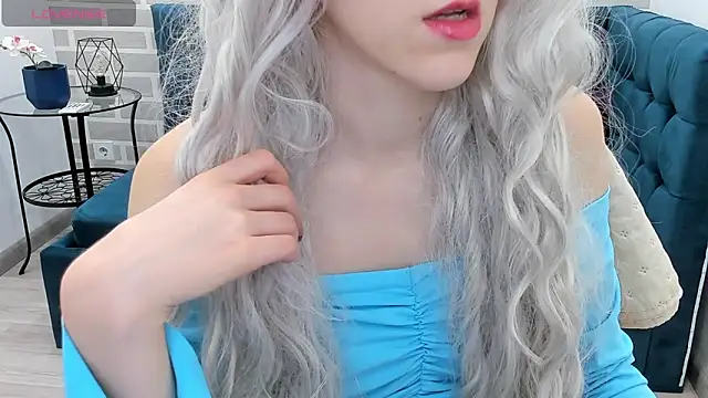 Snapshot of VanillaKelly chatting on November 2025 01:04:01 AM VanillaKelly online show from November 2025 01:04:01 AM