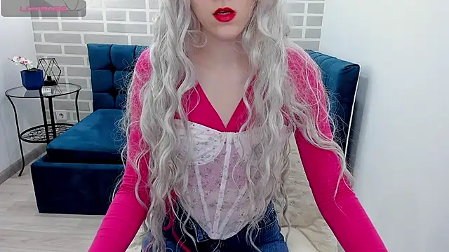 Snapshot of VanillaKelly chatting on November 2025 01:00:02 AM VanillaKelly online show from November 2025 01:00:02 AM