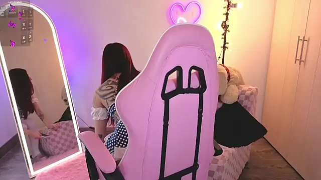 violet ch online show from February 2026 06:01:02 PM