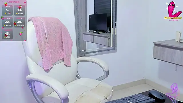 Snapshot of dahian_carter chatting on September 2025 12:20:01 PM dahian carter online show from September 2025 12:20:01 PM