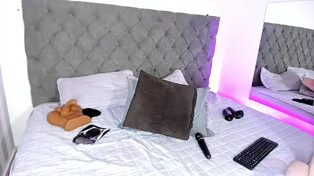 rebeca cortez  online show from March 2025 04:49:01 AM