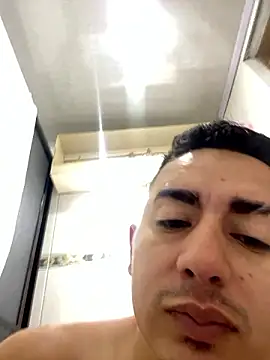 Snapshot of DanielGomez9 chatting on December 2024 07:43:02 PM DanielGomez9 online show from December 2024 07:43:02 PM