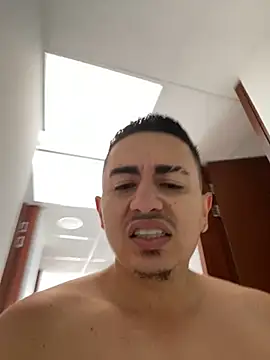 Snapshot of DanielGomez9 chatting on December 2024 05:57:02 PM DanielGomez9 online show from December 2024 05:57:02 PM