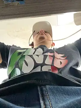 Snapshot of DanielGomez9 chatting on January 2025 02:35:01 PM DanielGomez9 online show from January 2025 02:35:01 PM