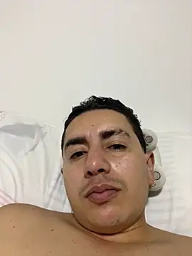 Snapshot of DanielGomez9 chatting on February 2025 05:33:02 AM DanielGomez9 online show from February 2025 05:33:02 AM