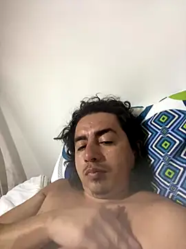 Snapshot of DanielGomez9 chatting on December 2025 02:05:01 AM DanielGomez9 online show from December 2025 02:05:01 AM