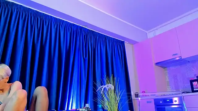 Snapshot of RosaCatalleya chatting on November 2025 06:02:02 AM RosaCatalleya online show from November 2025 06:02:02 AM