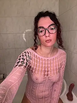 Strawberry queen91 online show from March 2025 10:47:01 PM