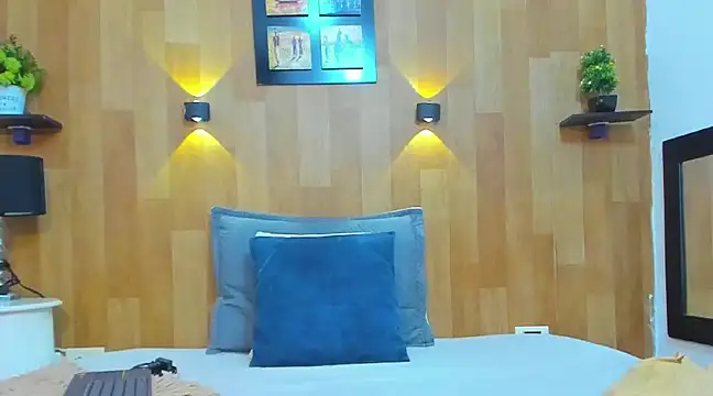 marianaa90 online show from February 2025 07:21:01 PM