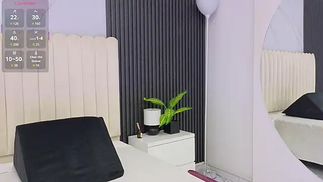 Madiee Rhea online show from March 2026 07:40:01 PM