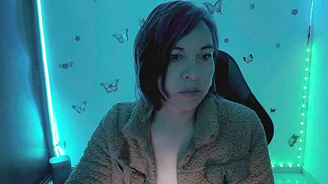 Snapshot of Lady_breaks_hearts chatting on March 2026 10:39:01 AM Lady breaks hearts online show from March 2026 10:39:01 AM