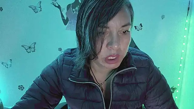 Lady breaks hearts online show from March 2026 10:41:01 AM