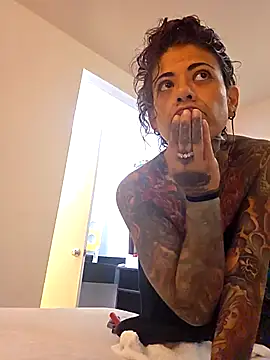 Snapshot of inkdbabz_33 chatting on September 2025 02:05:02 AM inkdbabz 33 online show from September 2025 02:05:02 AM