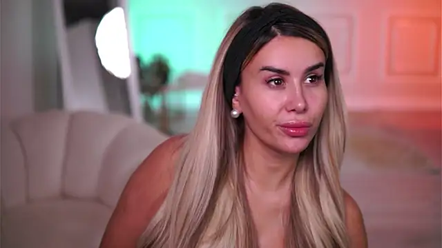 EvaZane online show from November 2025 10:02:01 PM