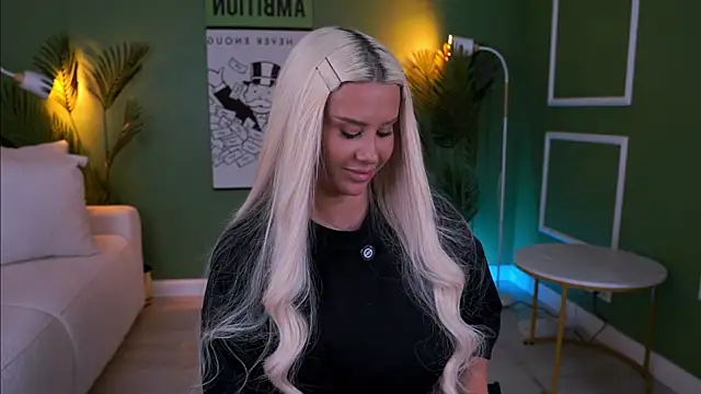 EvaZane online show from April 2026 10:21:02 PM