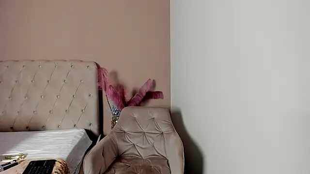 Snapshot of Project-Raven chatting on December 2025 02:44:02 PM Project-Raven online show from December 2025 02:44:02 PM