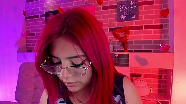 Snapshot of Rousse_Collinss chatting on February 2025 03:42:01 AM Rousse Collinss online show from February 2025 03:42:01 AM