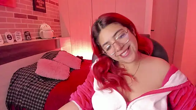 Snapshot of Rousse_Collinss chatting on December 2025 01:08:01 PM Rousse Collinss online show from December 2025 01:08:01 PM