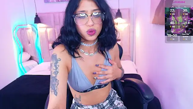 Snapshot of REDHOTTER_ chatting on May 2026 07:55:02 PM REDHOTTER online show from May 2026 07:55:02 PM