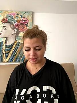 AllysonK online show from September 2025 11:15:01 AM