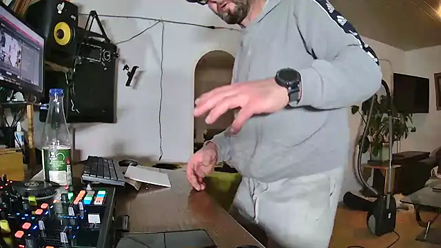 rosaeichel online show from February 2026 11:19:01 PM