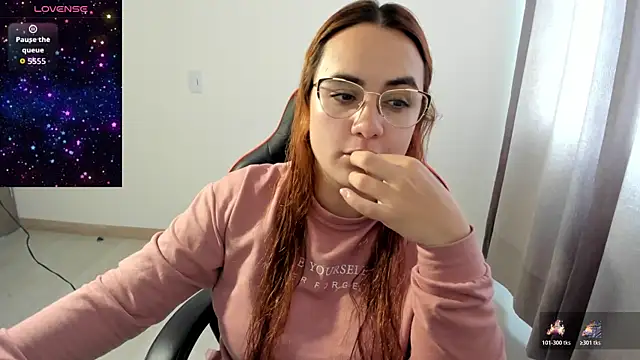 maryluna95 online show from November 2025 05:13:02 PM