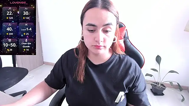 maryluna95 online show from April 2026 08:32:01 PM