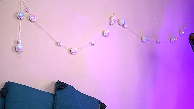 Snapshot of BritneyHudson chatting on December 2025 05:24:02 AM BritneyHudson online show from December 2025 05:24:02 AM