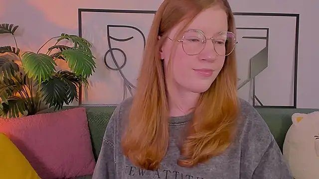 Snapshot of Tori_the_witch chatting on September 2025 06:07:02 AM Tori the witch online show from September 2025 06:07:02 AM