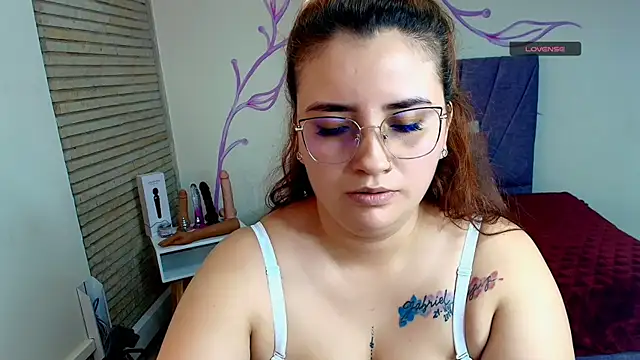 Snapshot of ZaraNolimits_ chatting on December 2024 10:34:02 PM ZaraNolimits online show from December 2024 10:34:02 PM