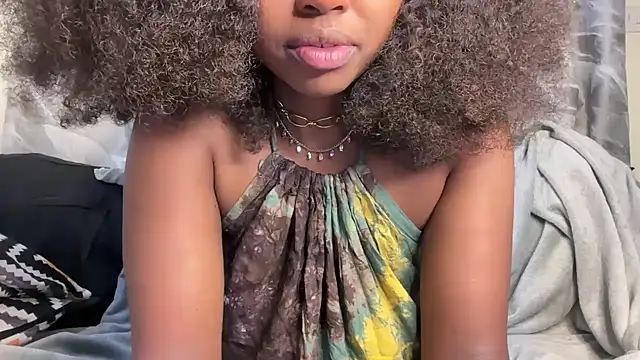Snapshot of Chocolate_queen2 chatting on June 2026 04:50:01 AM Chocolate queen2 online show from June 2026 04:50:01 AM