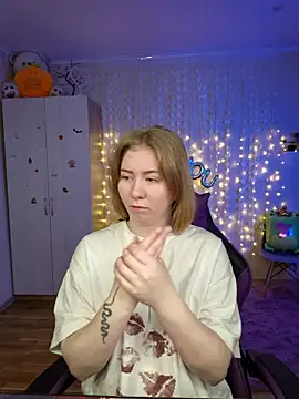 D0nna  online show from February 2026 06:30:01 PM