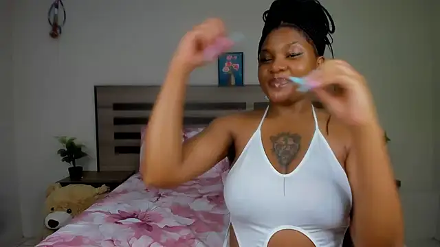 Snapshot of Renee-18 chatting on December 2024 08:22:02 AM Renee-18 online show from December 2024 08:22:02 AM