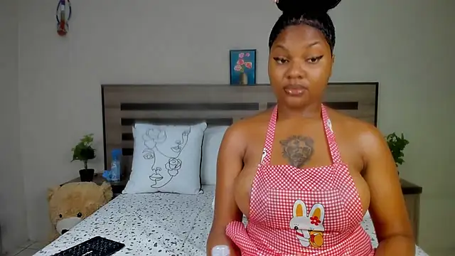 Snapshot of Renee-18 chatting on December 2024 04:18:02 AM Renee-18 online show from December 2024 04:18:02 AM