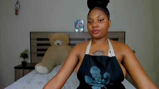 Snapshot of Renee-18 chatting on December 2024 10:11:02 PM Renee-18 online show from December 2024 10:11:02 PM