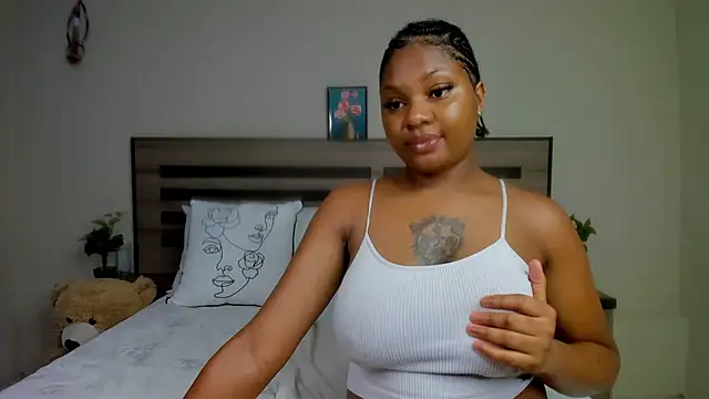 Snapshot of Renee-18 chatting on December 2024 06:56:01 AM Renee-18 online show from December 2024 06:56:01 AM