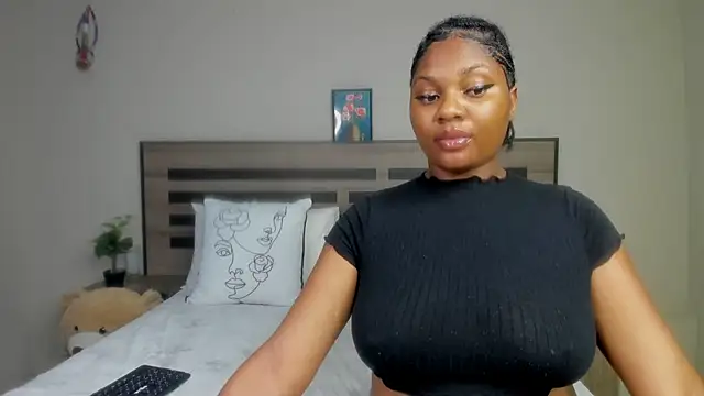 Snapshot of Renee-18 chatting on December 2024 09:50:02 PM Renee-18 online show from December 2024 09:50:02 PM