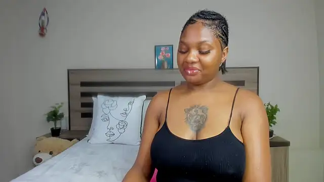 Snapshot of Renee-18 chatting on December 2024 04:38:02 AM Renee-18 online show from December 2024 04:38:02 AM