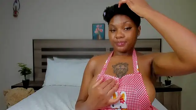 Snapshot of Renee-18 chatting on January 2025 11:06:01 PM Renee-18 online show from January 2025 11:06:01 PM