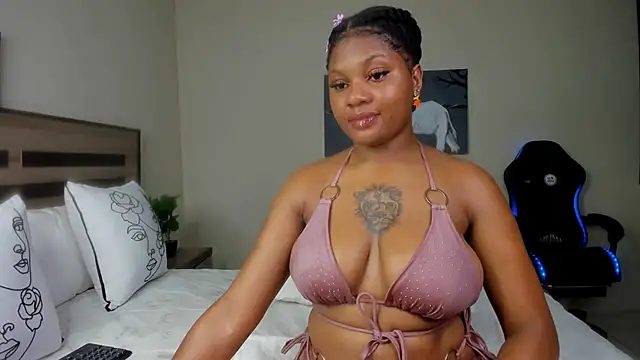 Snapshot of Renee-18 chatting on January 2025 12:43:02 AM Renee-18 online show from January 2025 12:43:02 AM