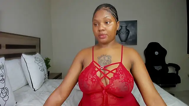 Snapshot of Renee-18 chatting on February 2025 09:33:01 PM Renee-18 online show from February 2025 09:33:01 PM