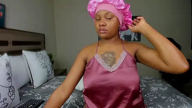 Snapshot of Renee-18 chatting on February 2025 09:49:01 AM Renee-18 online show from February 2025 09:49:01 AM