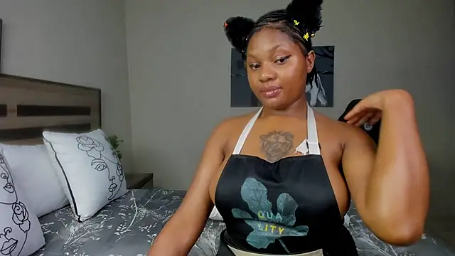 Snapshot of Renee-18 chatting on February 2025 11:48:02 PM Renee-18 online show from February 2025 11:48:02 PM