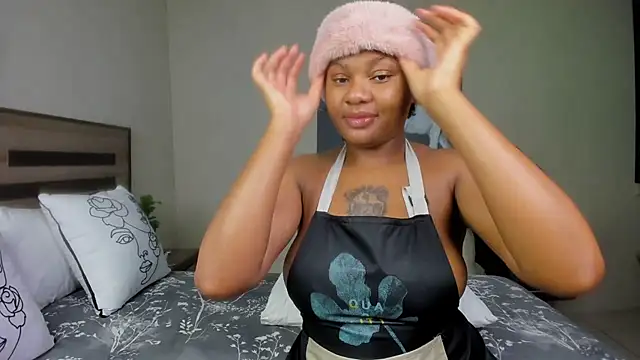 Snapshot of Renee-18 chatting on February 2025 10:12:01 AM Renee-18 online show from February 2025 10:12:01 AM