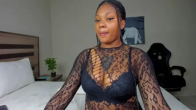 Snapshot of Renee-18 chatting on September 2025 04:38:01 AM Renee-18 online show from September 2025 04:38:01 AM